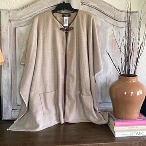 Lauren cape